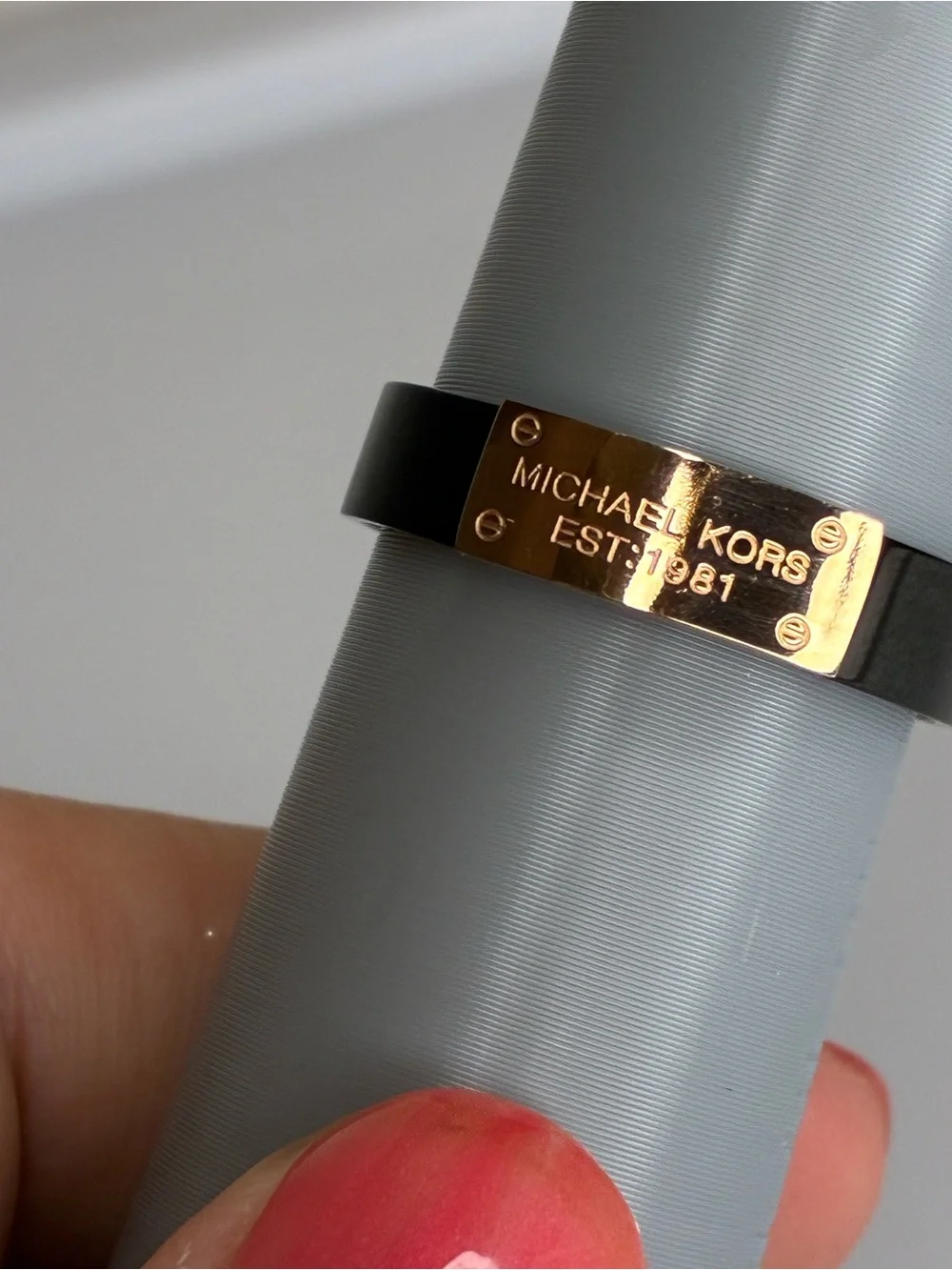 Vintage Black and Gold Plaque Ring - Size 9